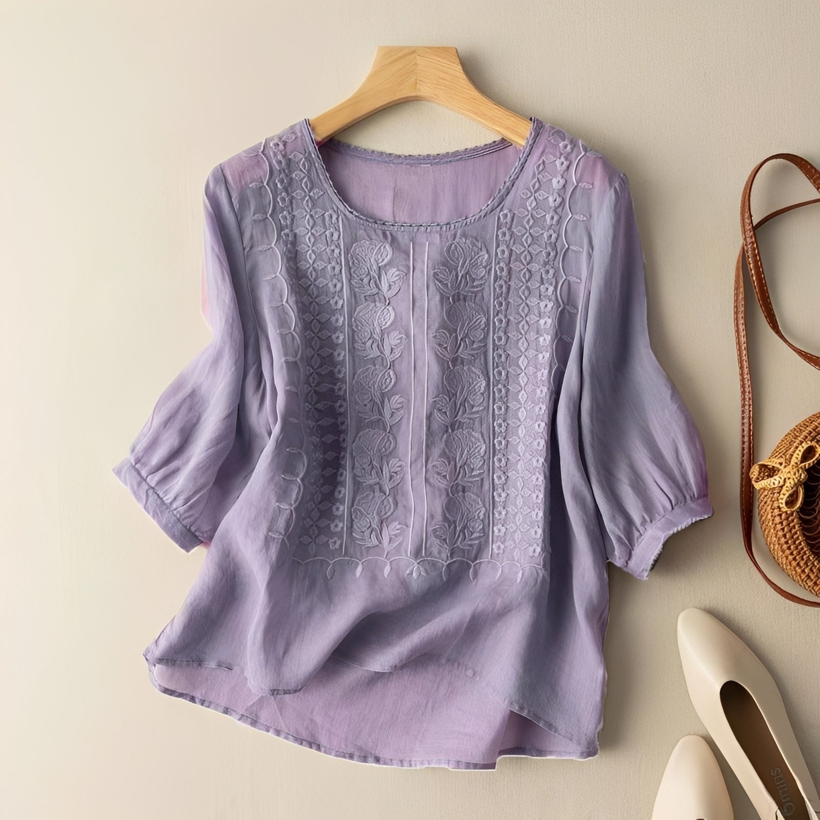 Gretchen - Elegante bestickte Damenbluse mit 3/4-Ärmeln