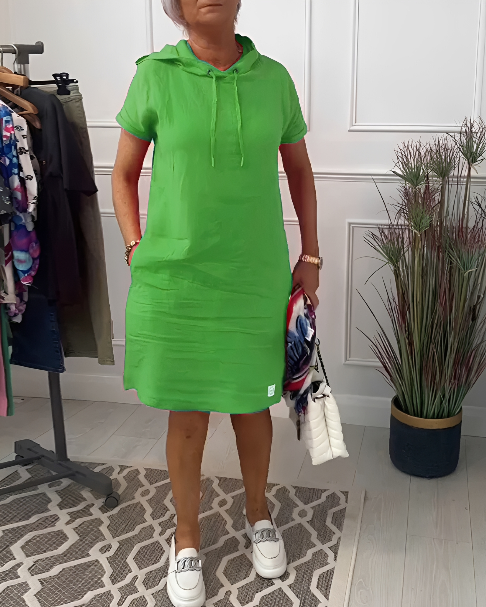Tasha - Bequemes Midikleid mit Kapuze
