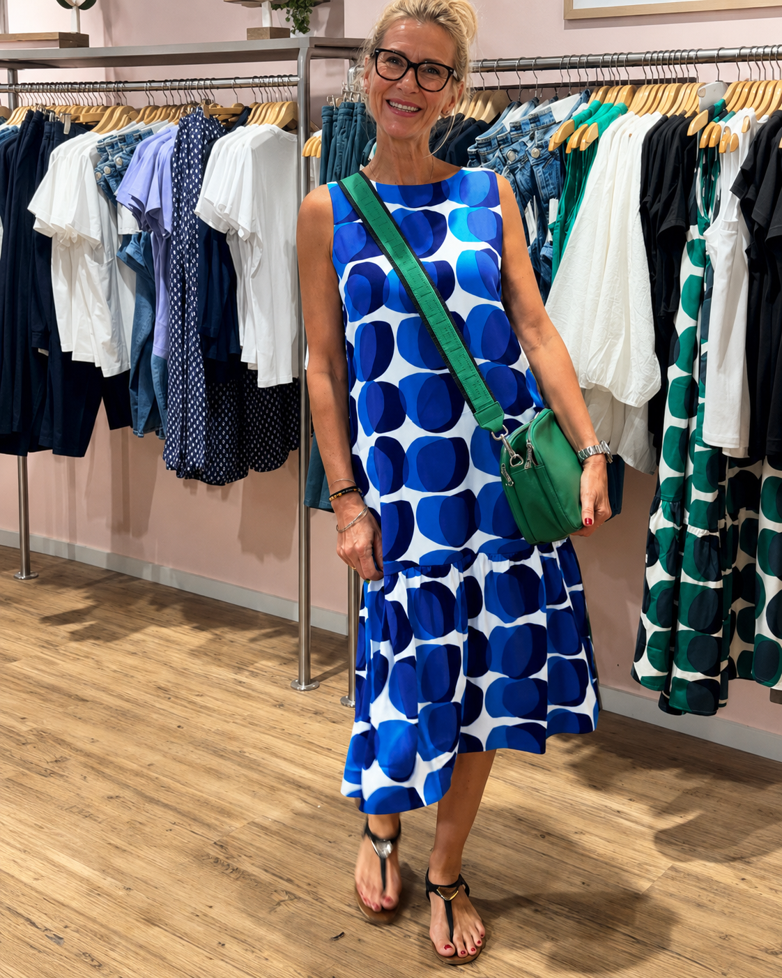 Karleshia - Bequemes Midikleid mit Rundhalsausschnitt
