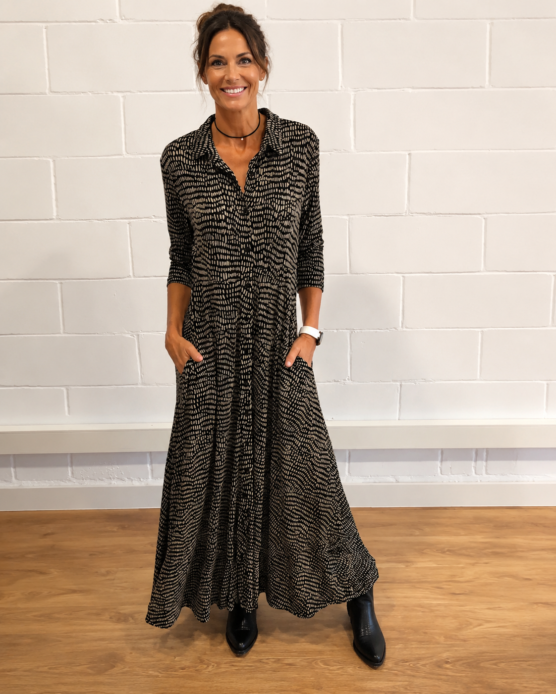 Damiana - Elegantes Kleid mit V-Ausschnitt und Kragen