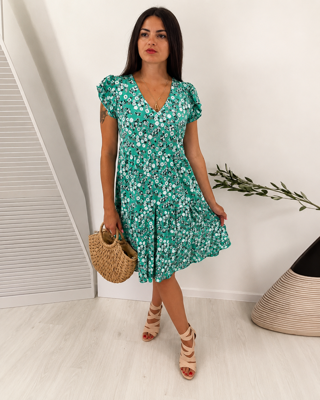 Priscilla - Schickes Midikleid mit V-Ausschnitt