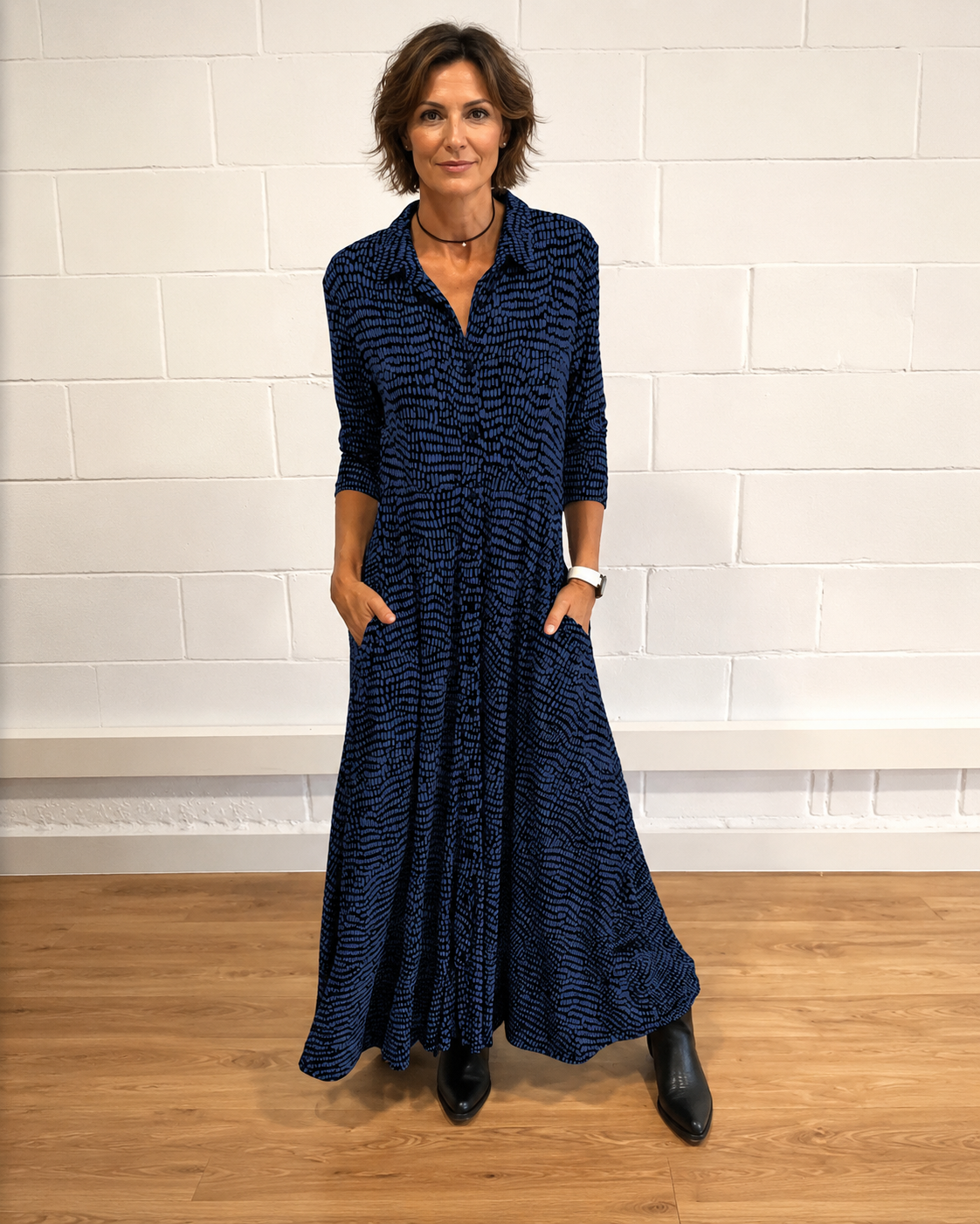 Damiana - Elegantes Kleid mit V-Ausschnitt und Kragen