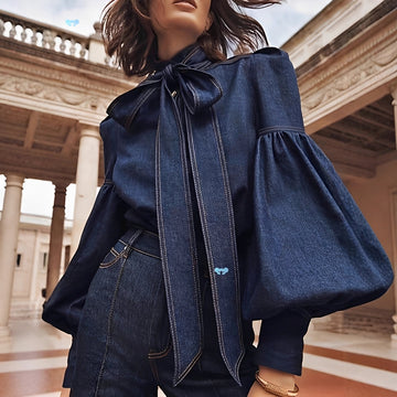 Jodie - Modische Denim-Bluse mit Schleife