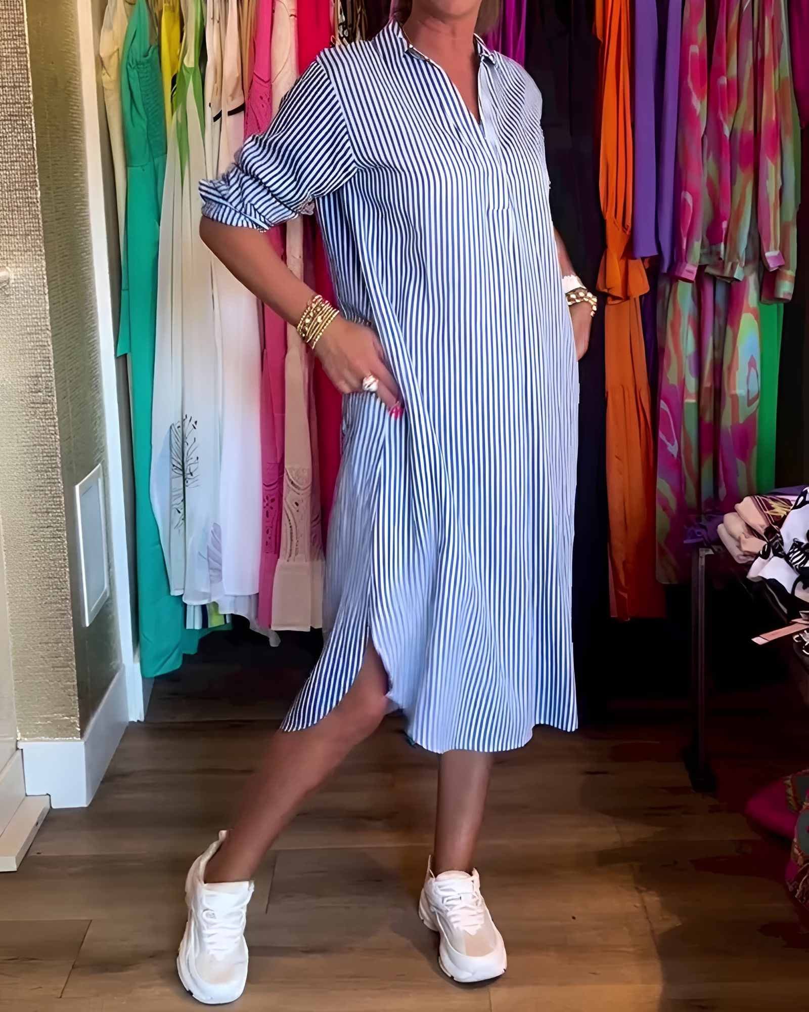 Célia - Bequemes Kleid mit Kragen und V-Ausschnitt