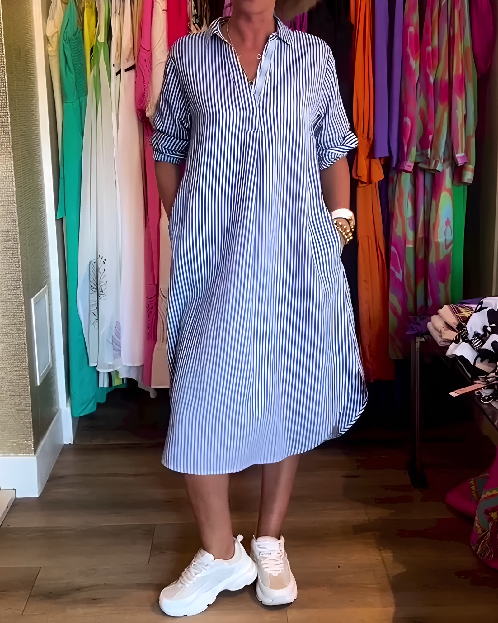 Célia - Bequemes Kleid mit Kragen und V-Ausschnitt