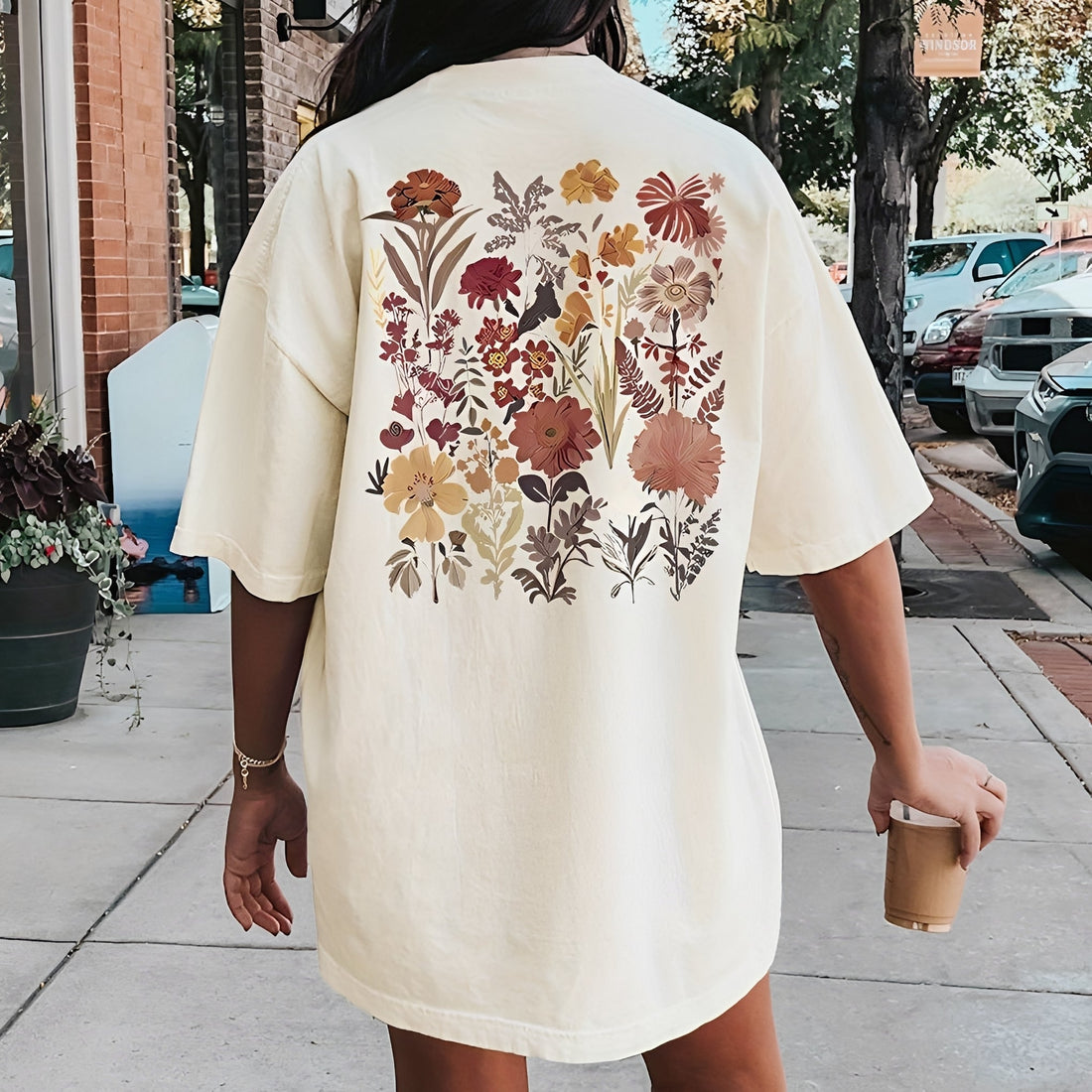 Thea - Trendiges T-Shirt mit Blumenmuster