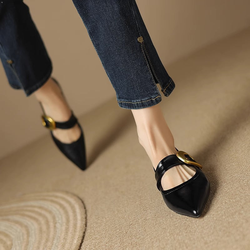 Teegan - Flache Schuhe mit spitzem Look und niedrigem Absatz