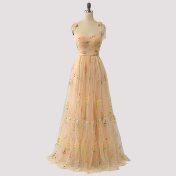 Livia - Stilvolles Abendkleid mit Blumenstickerei