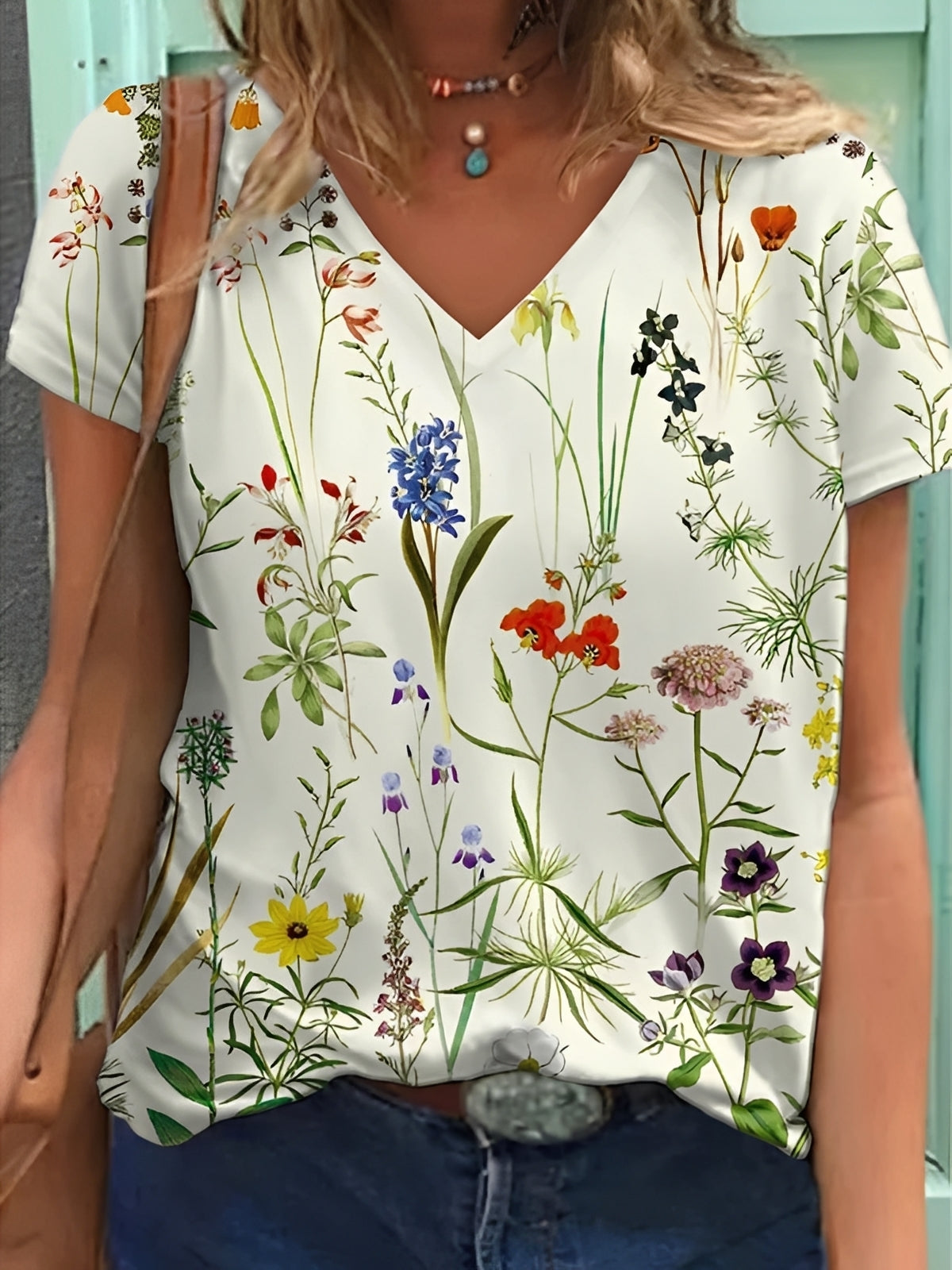 Niki - Schickes Damenoberteil mit Blumenmuster