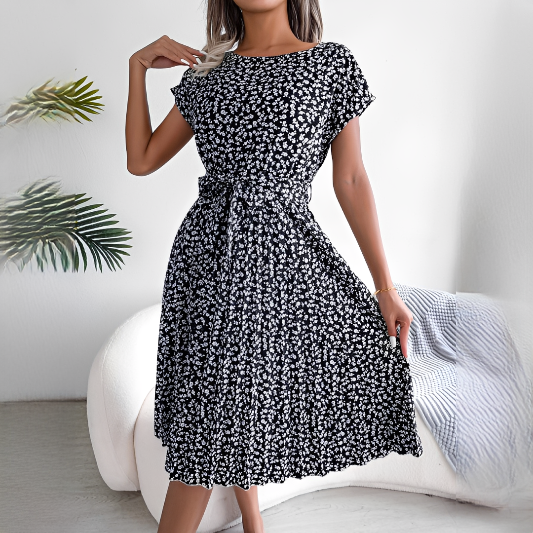 Lyka - Stilvolles Sommerkleid mit kurzen Ärmeln für Damen