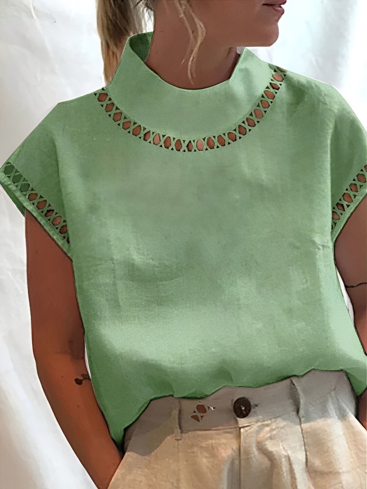 Nannie - Elegantes Damen-Top mit Ausschnitt
