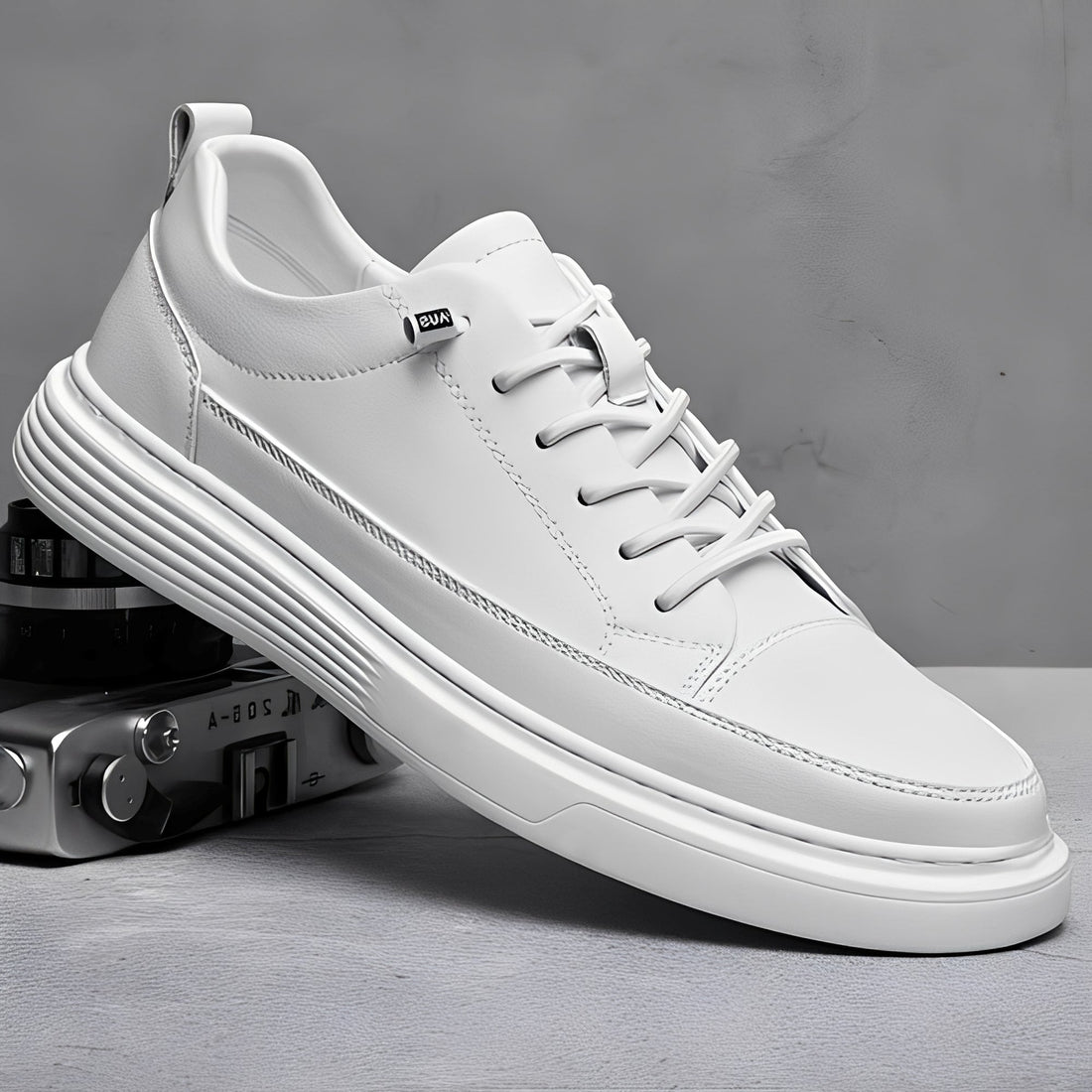 Romeo - Stilvolle flache Herrensneaker
