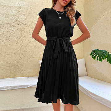 Klara - Luftiges Sommerkleid mit Falten und kurzen Ärmeln