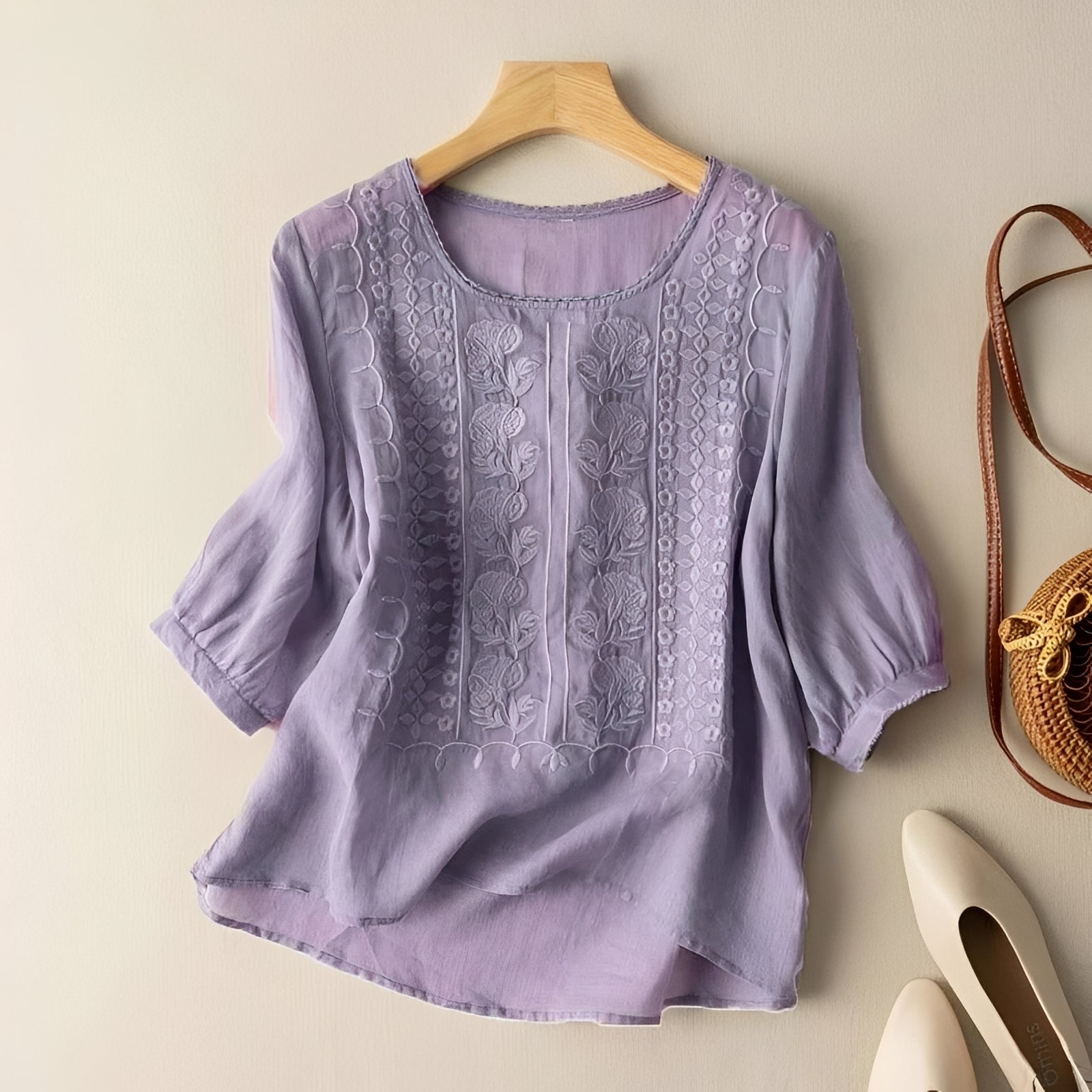Daniyal - Luftige Bluse mit gestickten Details