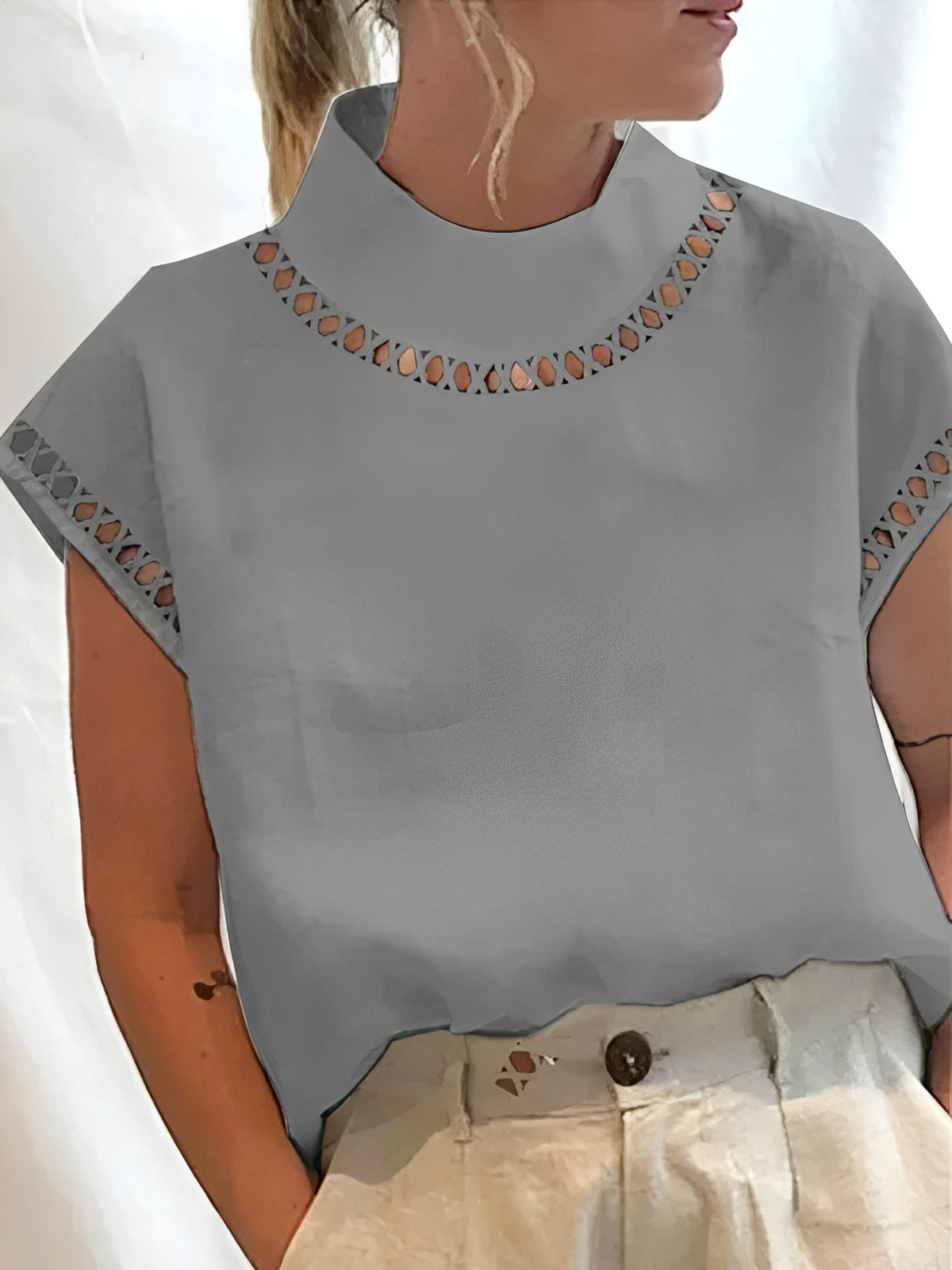 Nannie - Elegantes Damen-Top mit Ausschnitt