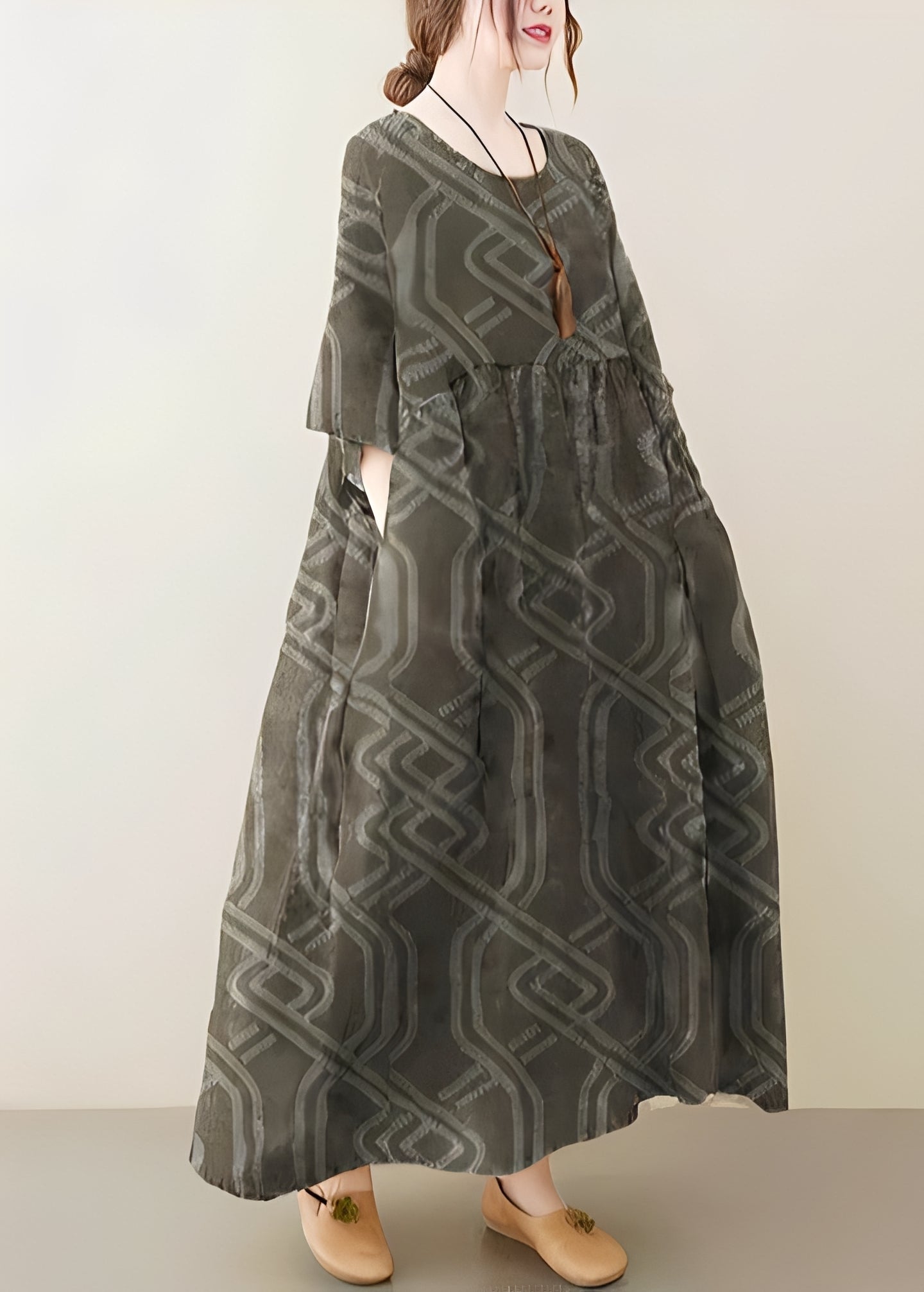 Mariam - Elegantes, locker fallendes Damenkleid mit weitem Saum